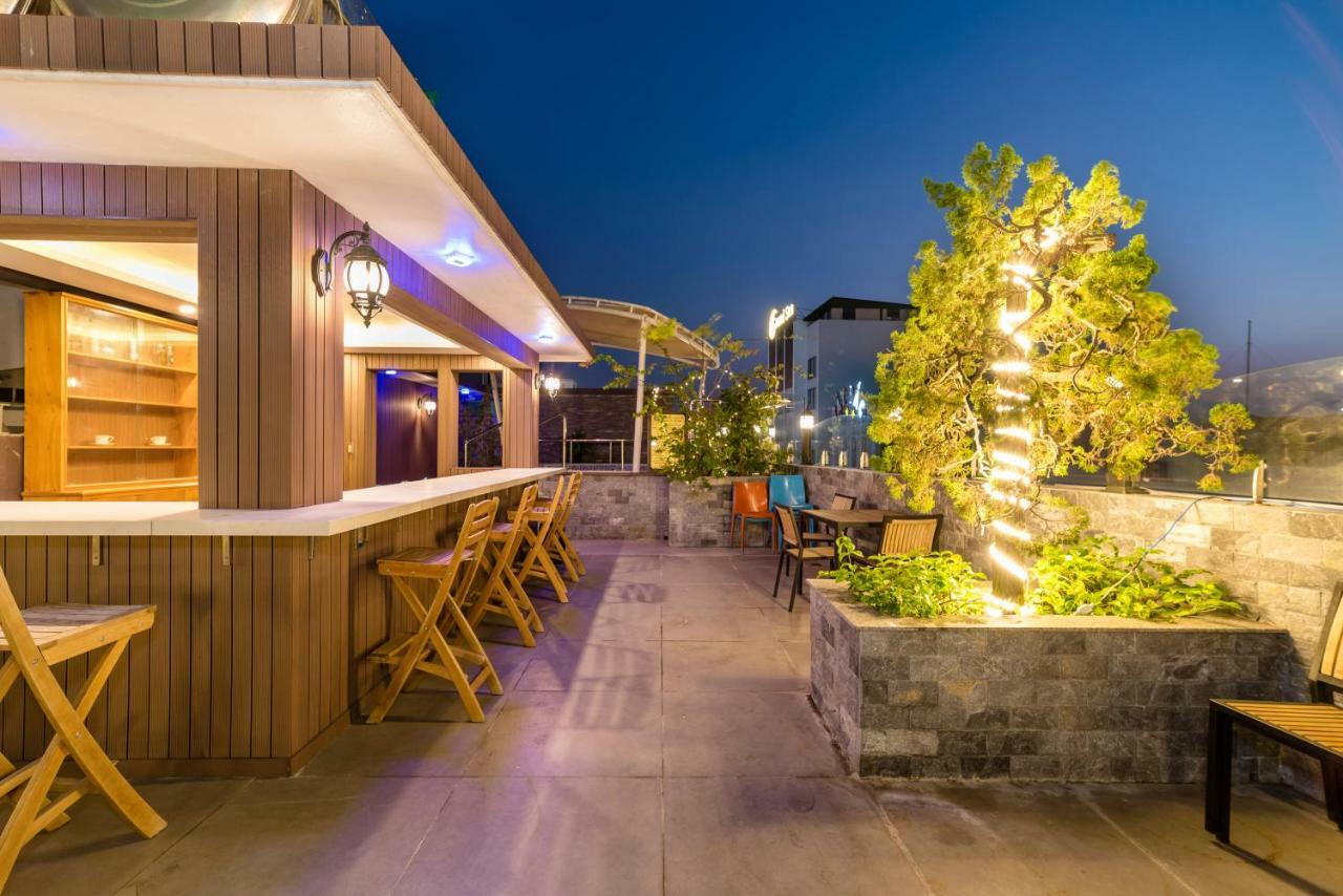 Orchide'Es Hotel Danang Exterior photo